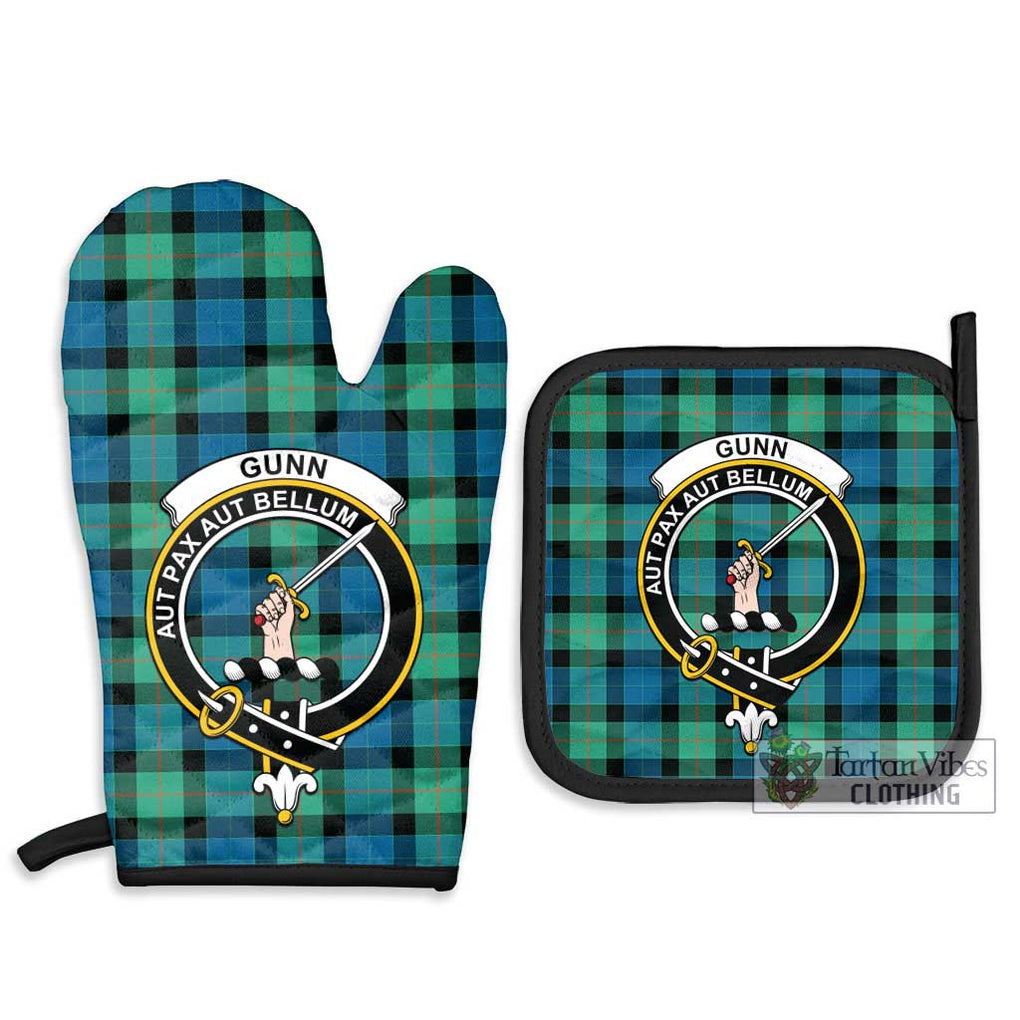 Gunn Ancient Tartan Combo Oven Mitt & Pot-Holder with Family Crest Combo 1 Oven Mitt & 2 Pot-Holder Black - Tartan Vibes Clothing