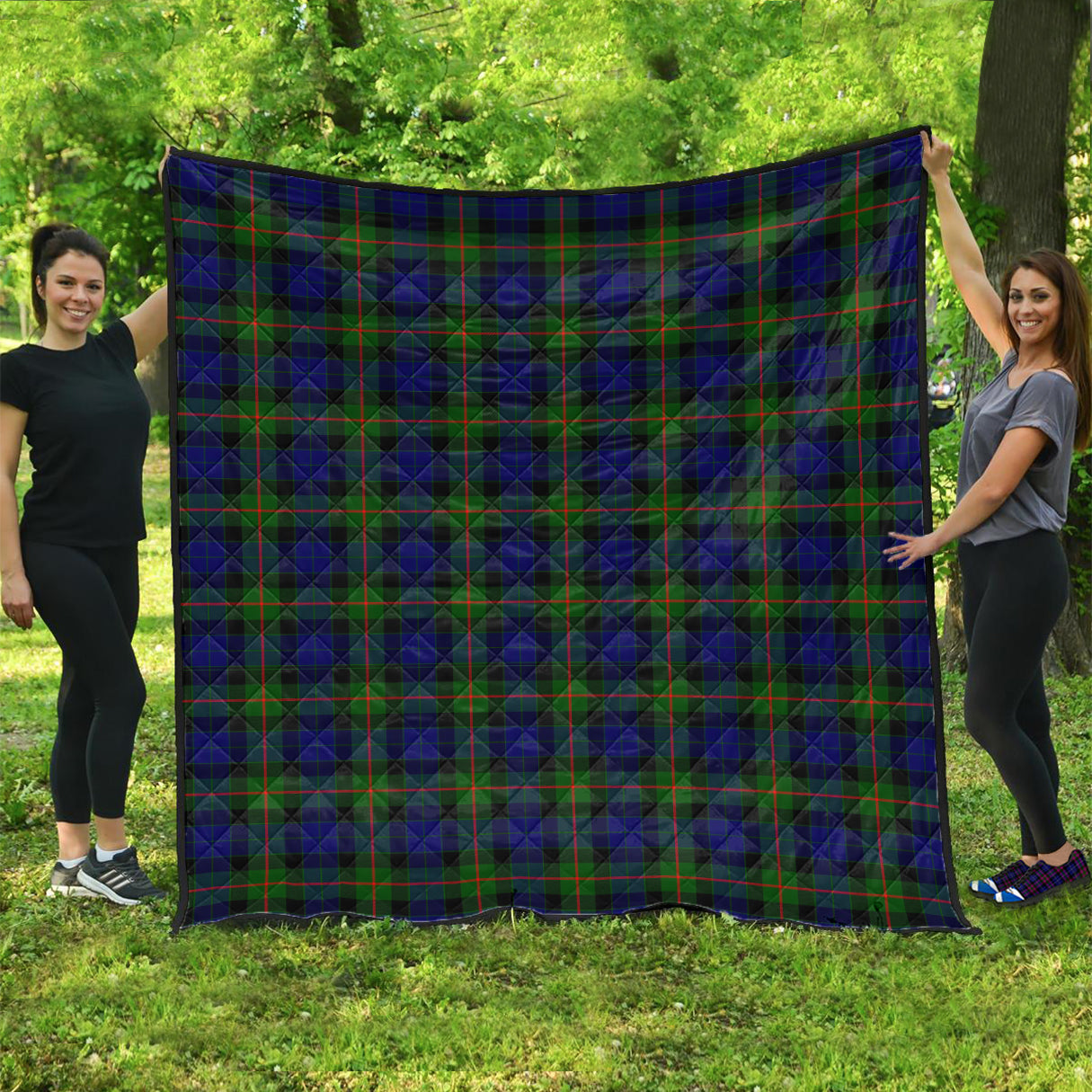 gunn-modern-tartan-quilt