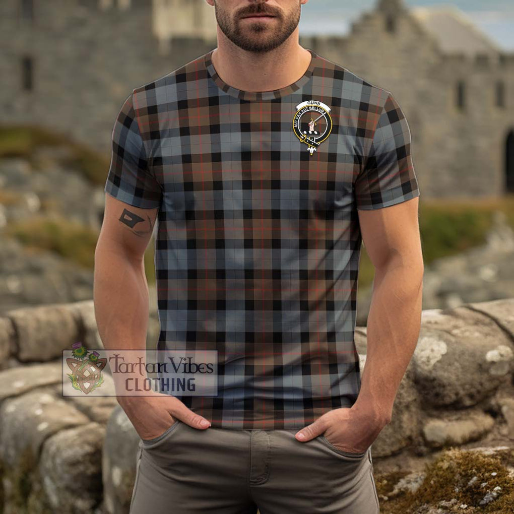 Gunn Weathered Tartan Cotton T-Shirt with Family Crest Men's Shirt - Tartanvibesclothing Shop