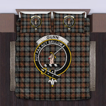 Gunn Weathered Tartan Quilt Bed Set with Family Crest