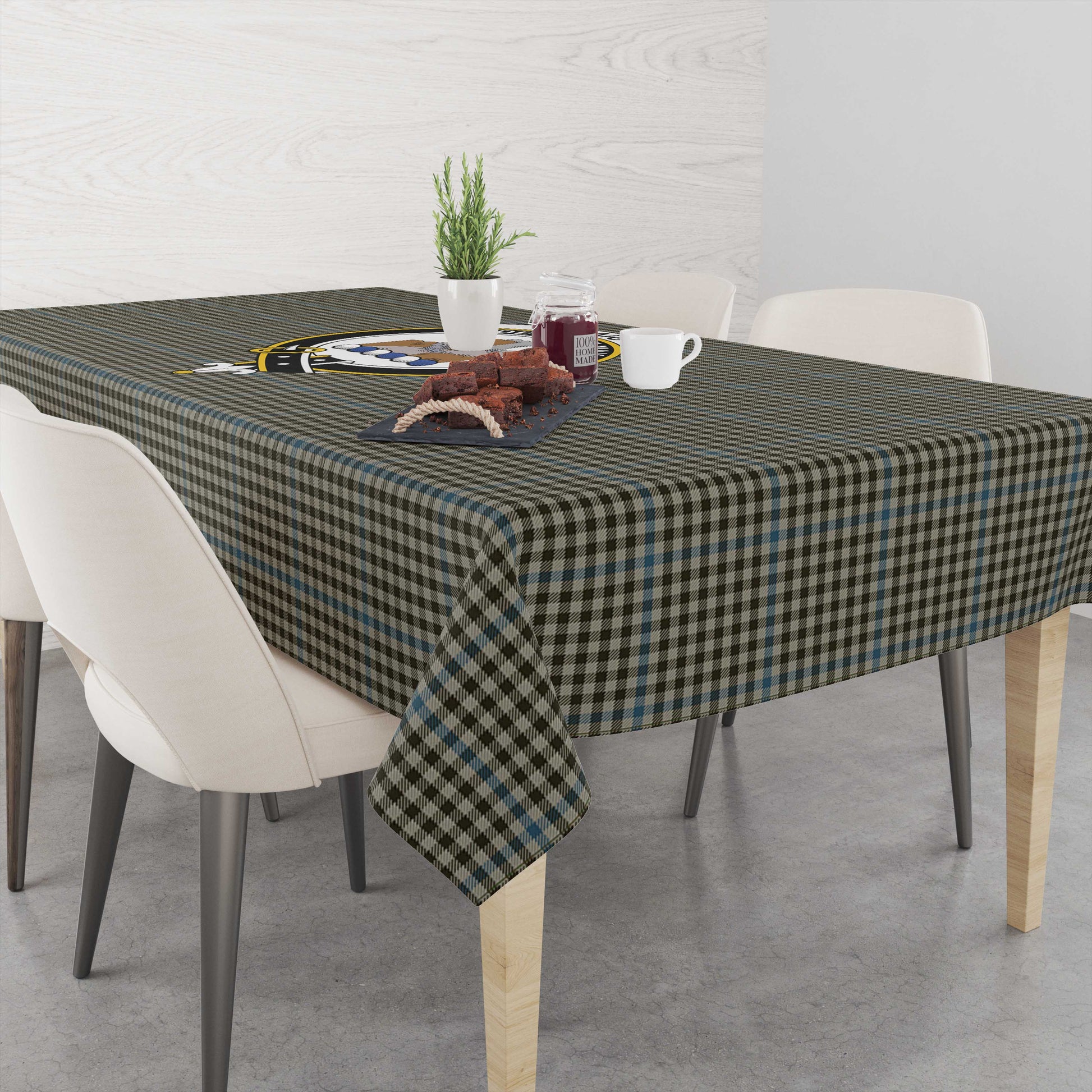 haig-tatan-tablecloth-with-family-crest