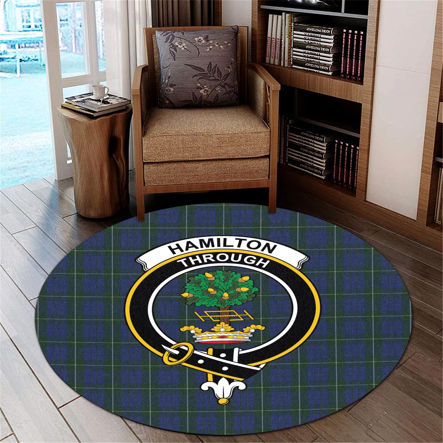 hamilton-hunting-tartan-round-rug-with-family-crest