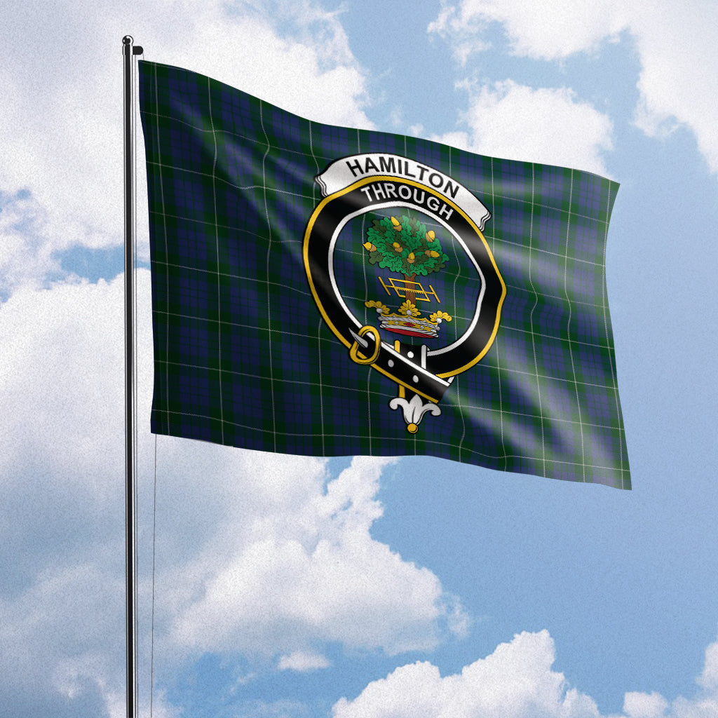 hamilton-hunting-tartan-flag-with-family-crest