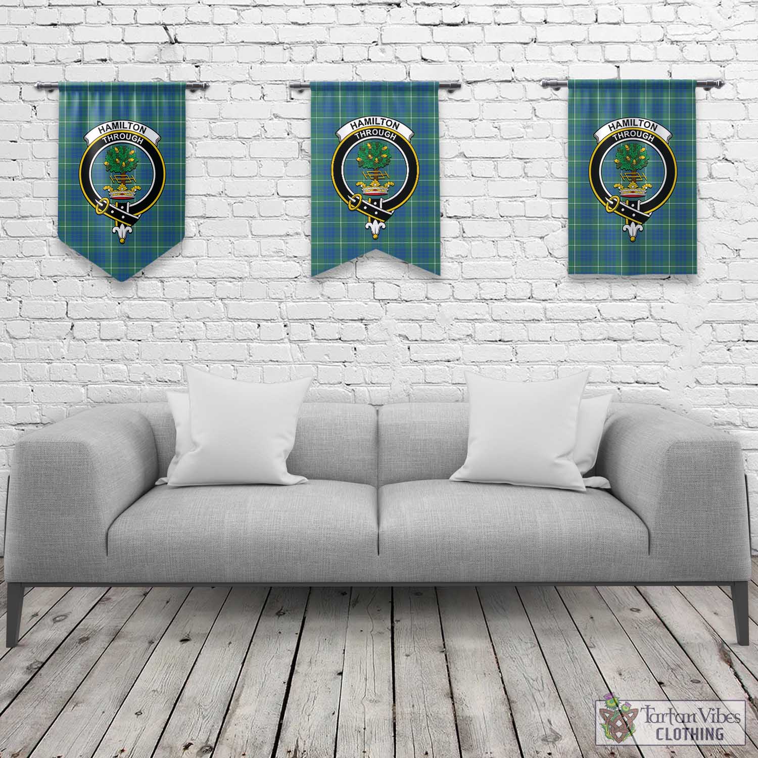 Tartan Vibes Clothing Hamilton Hunting Ancient Tartan Gonfalon, Tartan Banner with Family Crest