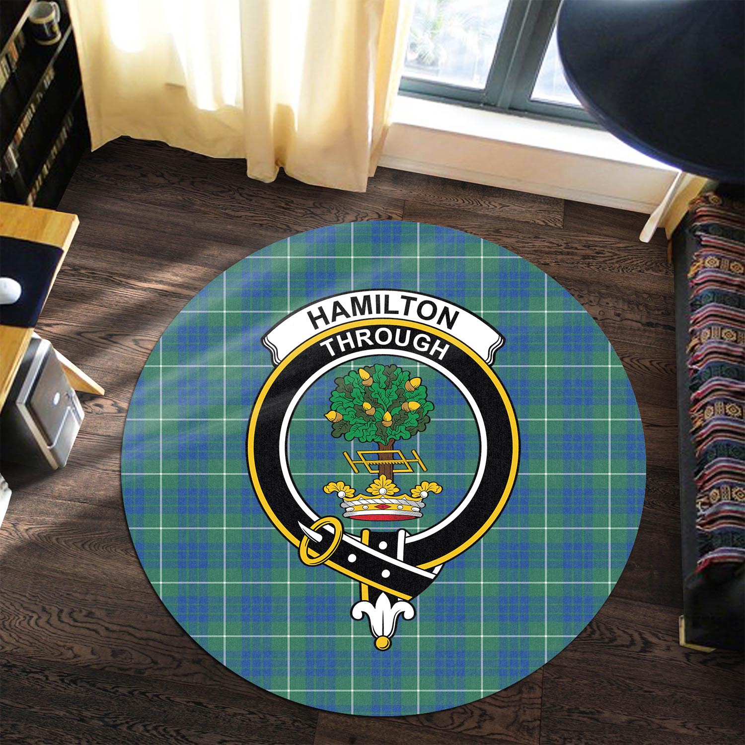 hamilton-hunting-ancient-tartan-round-rug-with-family-crest