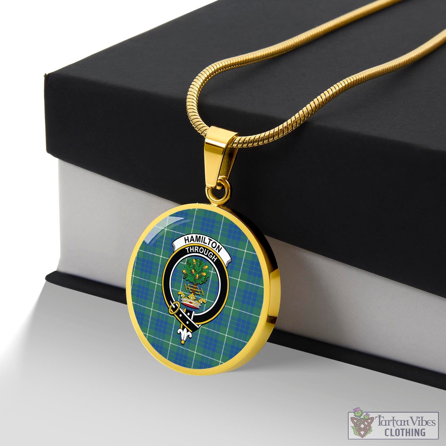 Tartan Vibes Clothing Hamilton Hunting Ancient Tartan Circle Necklace with Family Crest