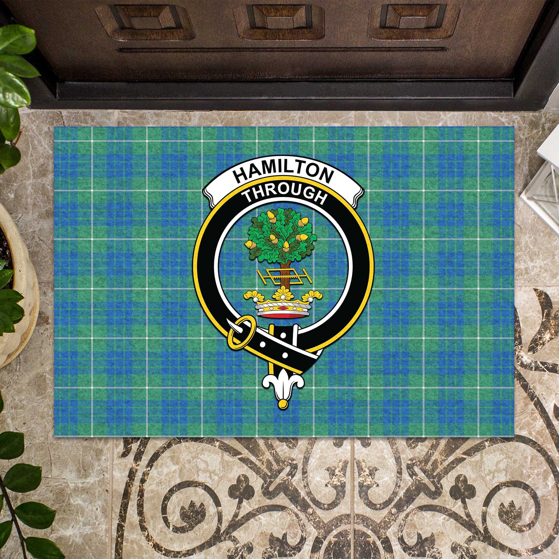 Hamilton Hunting Ancient Tartan Door Mat with Family Crest - Tartanvibesclothing