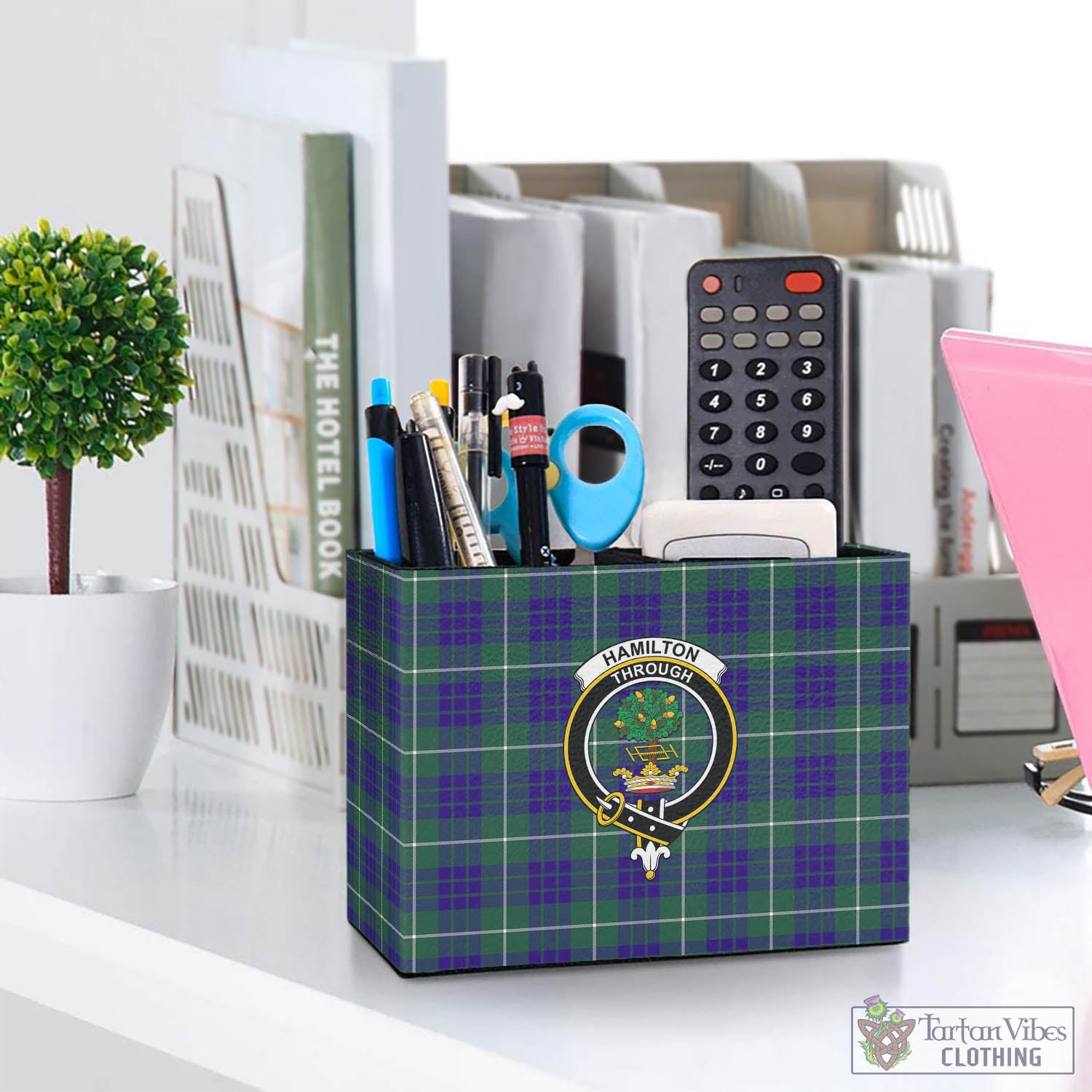 Tartan Vibes Clothing Hamilton Hunting Modern Tartan Pen Holder with Family Crest