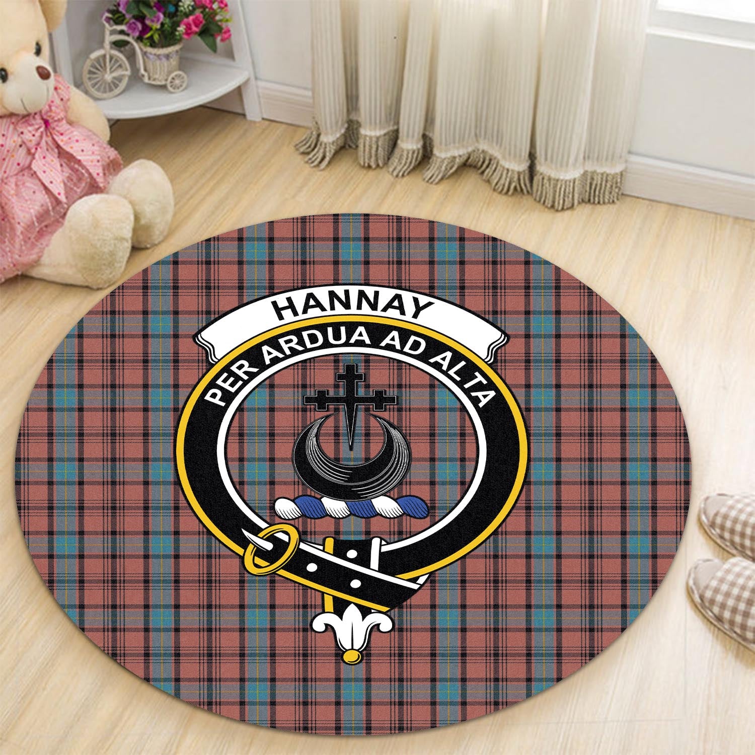 hannay-dress-tartan-round-rug-with-family-crest