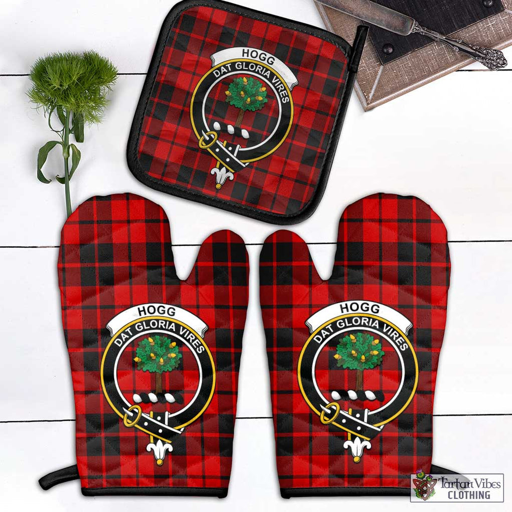 Hogg Tartan Combo Oven Mitt & Pot-Holder with Family Crest Combo 1 Oven Mitt & 1 Pot-Holder Black - Tartan Vibes Clothing