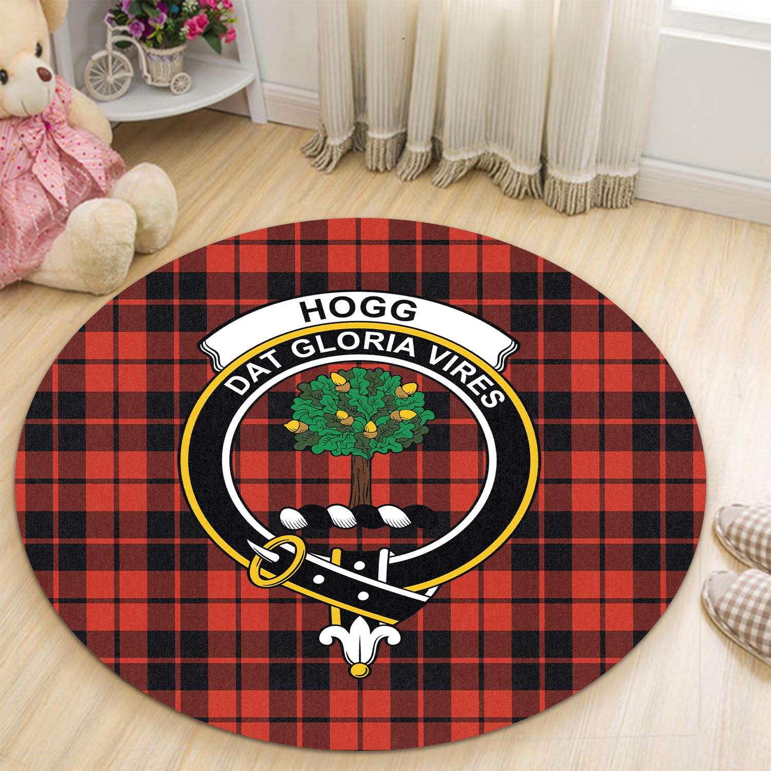 hogg-tartan-round-rug-with-family-crest