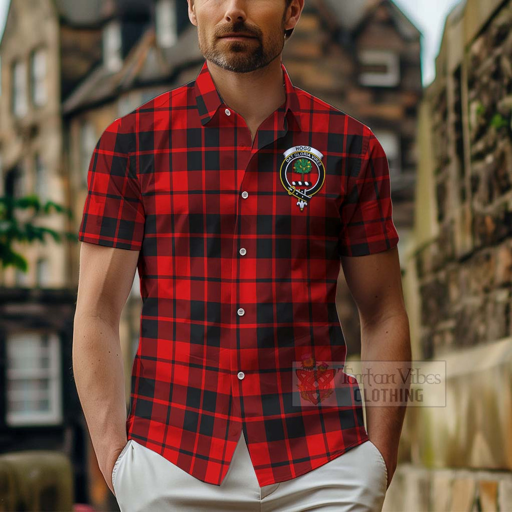 Tartan Vibes Clothing Hogg (Hog) Tartan Short Sleeve Button Shirt with Family Crest Celtic Skull Style