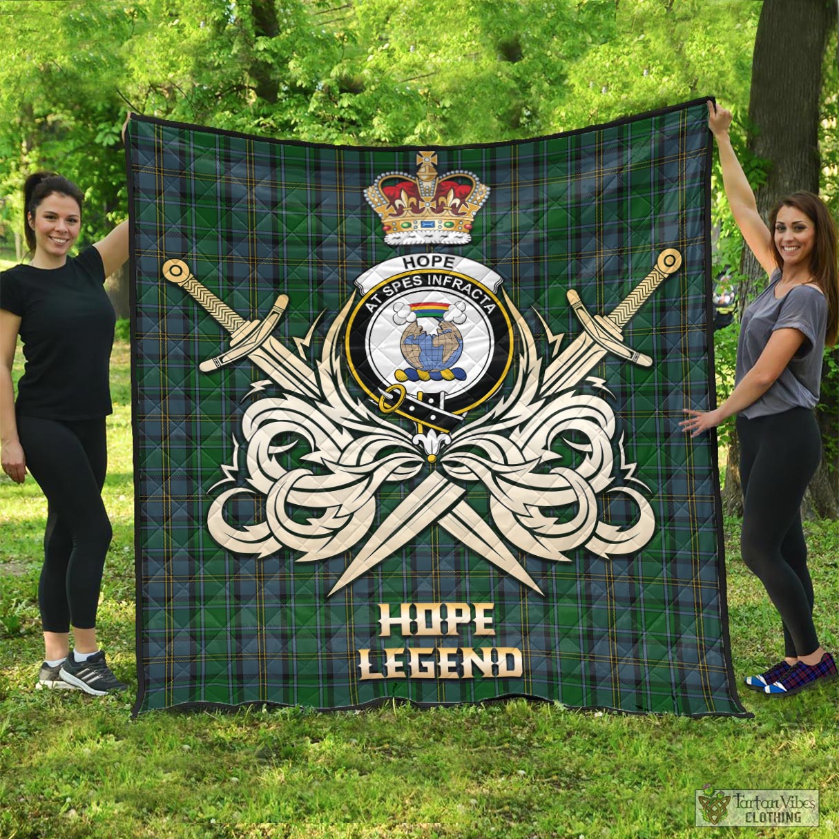 Tartan Vibes Clothing Hope Vere Tartan Quilt with Clan Crest and the Golden Sword of Courageous Legacy