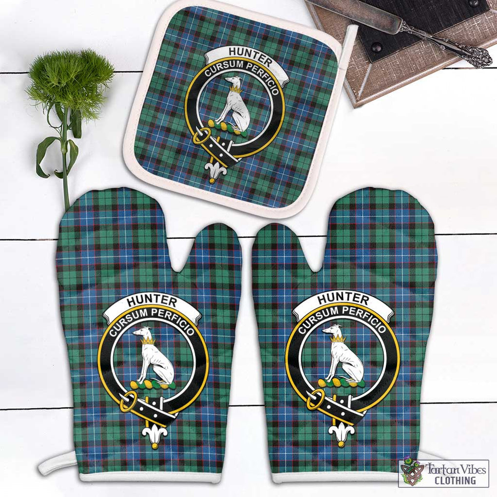 Hunter Ancient Tartan Combo Oven Mitt & Pot-Holder with Family Crest Combo 1 Oven Mitt & 1 Pot-Holder White - Tartan Vibes Clothing