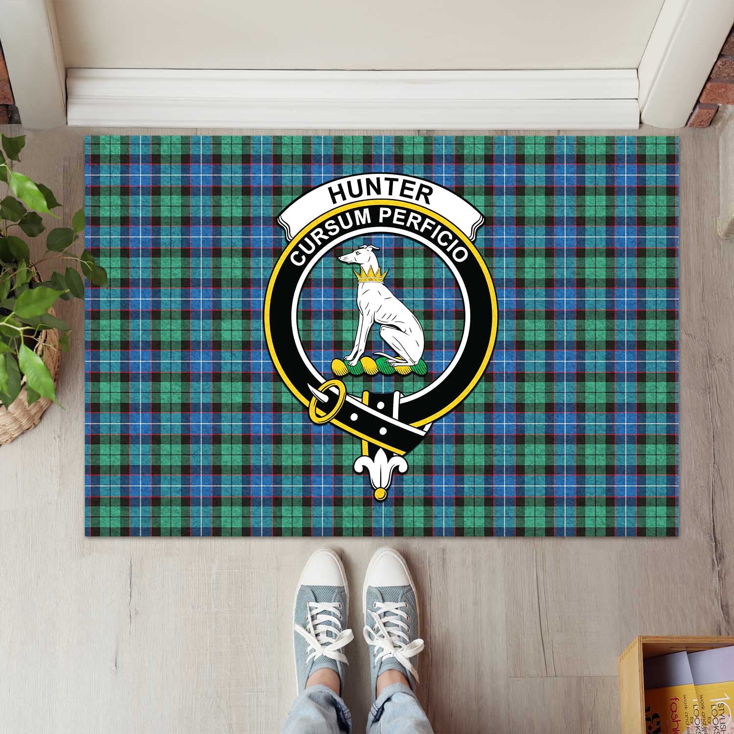 Hunter Ancient Tartan Door Mat with Family Crest - Tartanvibesclothing