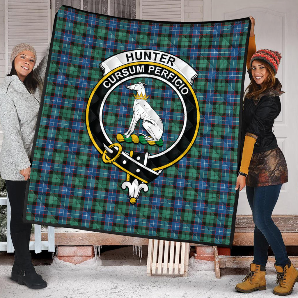 hunter-ancient-tartan-quilt-with-family-crest