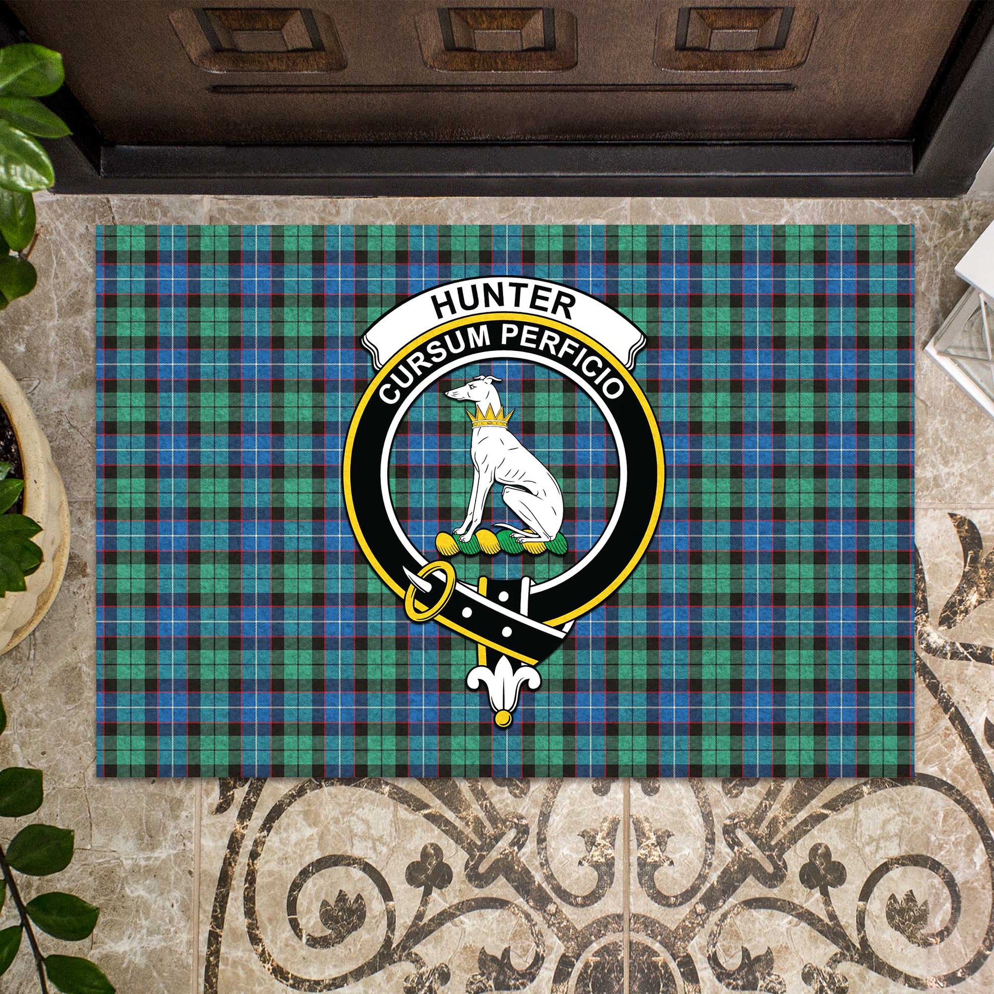 Hunter Ancient Tartan Door Mat with Family Crest - Tartanvibesclothing