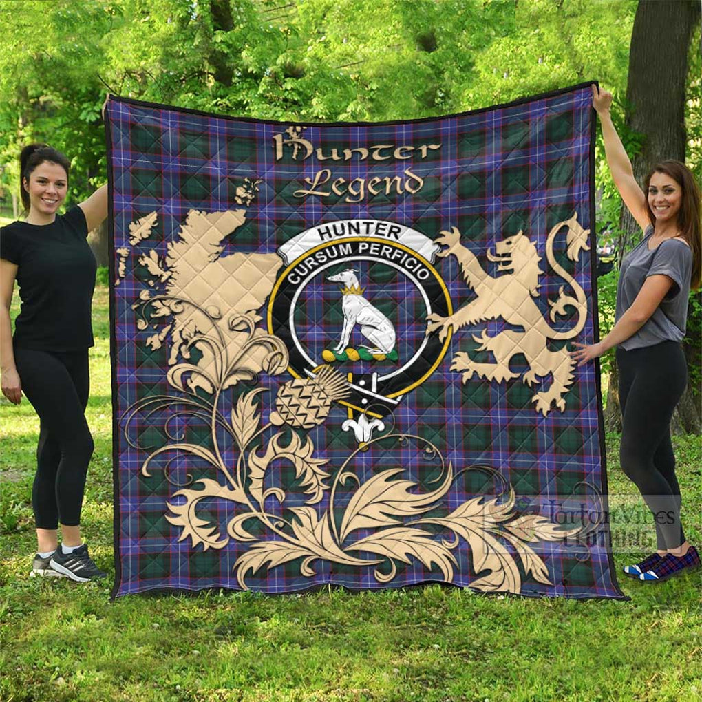 Tartan Vibes Clothing Hunter (Hunterston) Tartan Quilt with Family Crest and Scottish Symbol Style