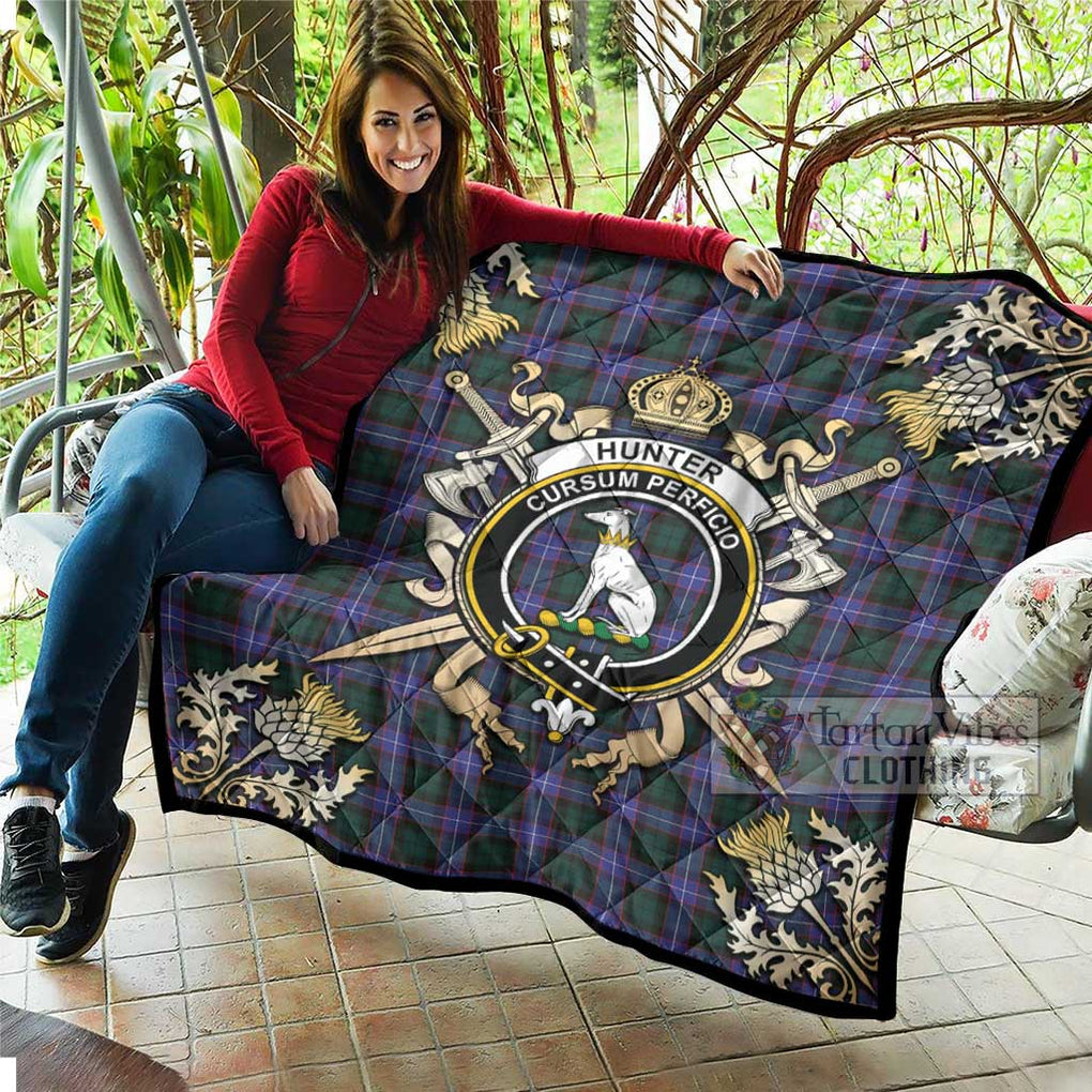 Tartan Vibes Clothing Hunter (Hunterston) Tartan Quilt with Family Crest and Scottish Golden Courage Shield