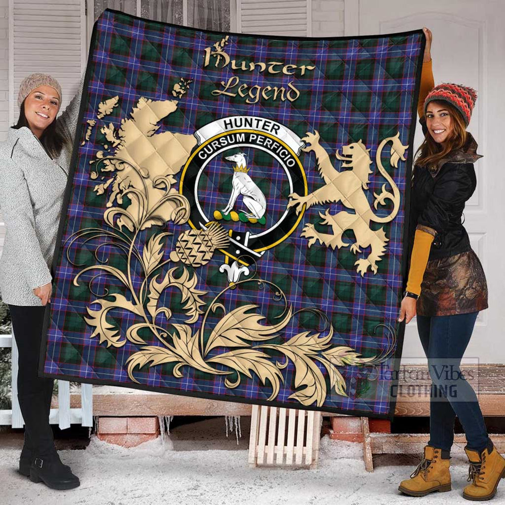 Tartan Vibes Clothing Hunter (Hunterston) Tartan Quilt with Family Crest and Scottish Symbol Style