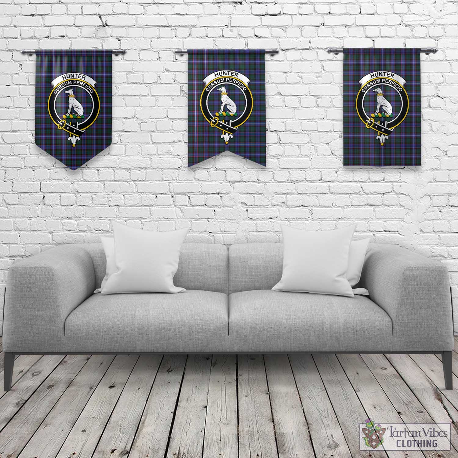 Tartan Vibes Clothing Hunter Modern Tartan Gonfalon, Tartan Banner with Family Crest