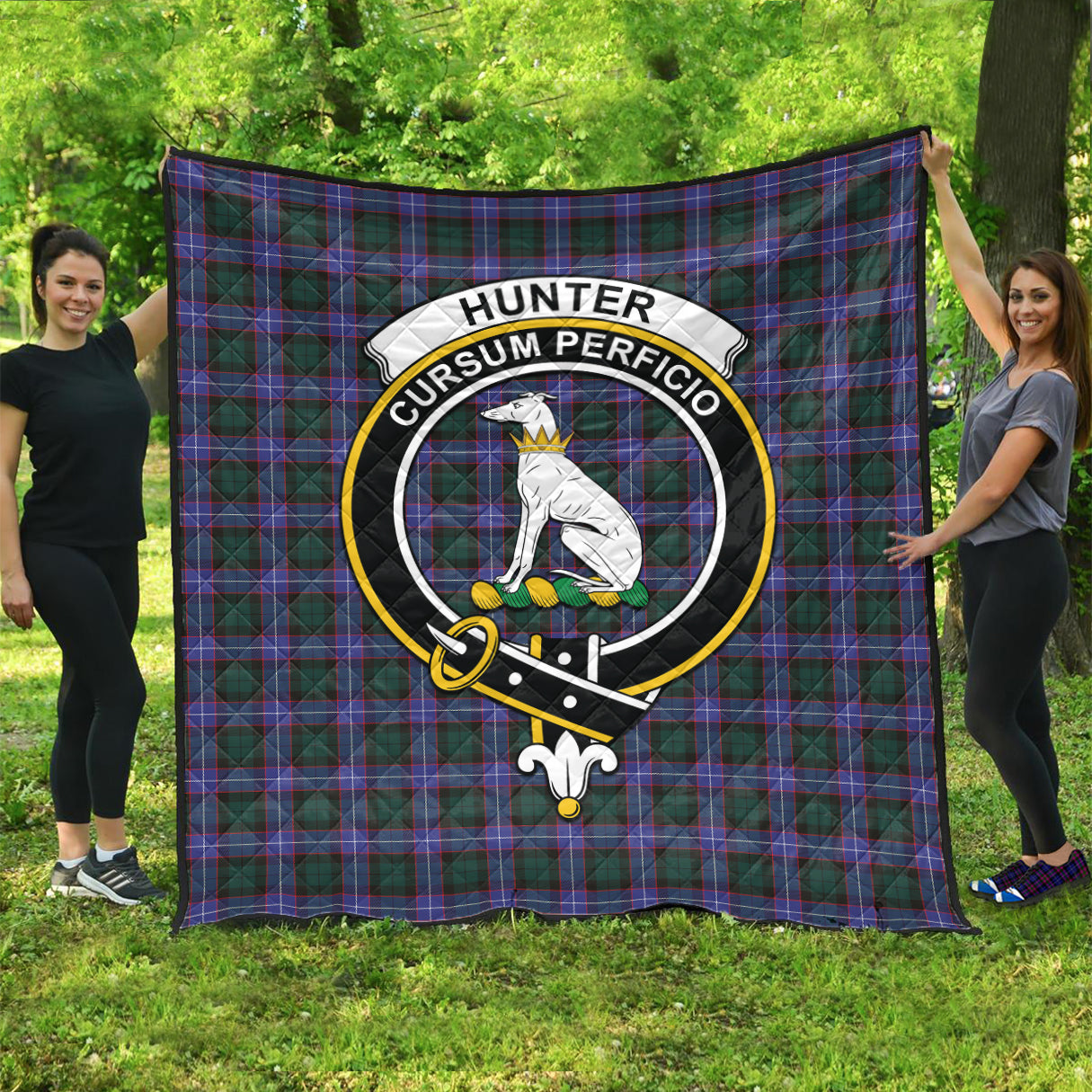 hunter-modern-tartan-quilt-with-family-crest