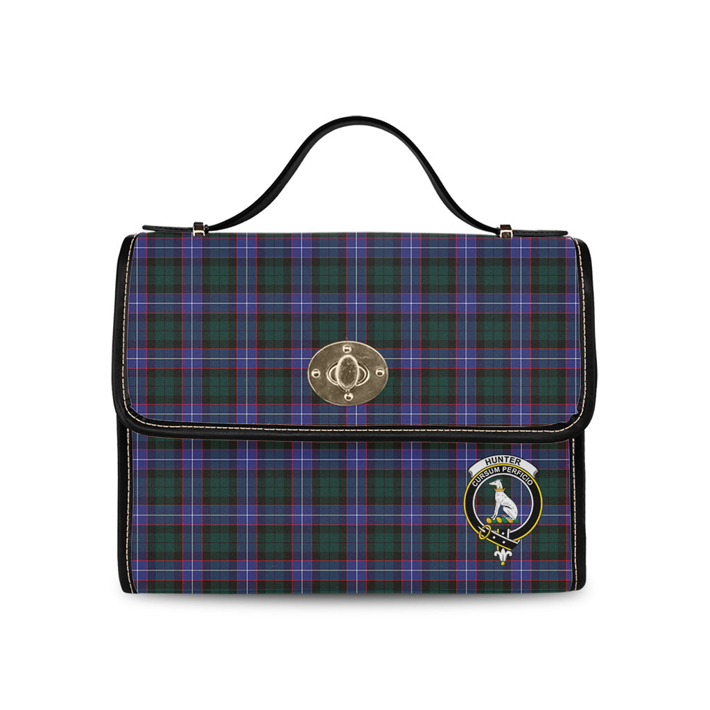 hunter-modern-tartan-leather-strap-waterproof-canvas-bag-with-family-crest