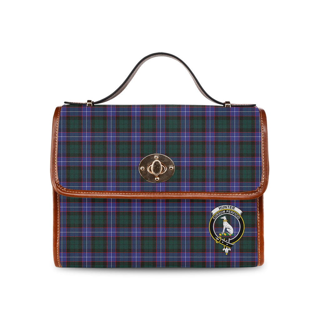 hunter-modern-tartan-leather-strap-waterproof-canvas-bag-with-family-crest