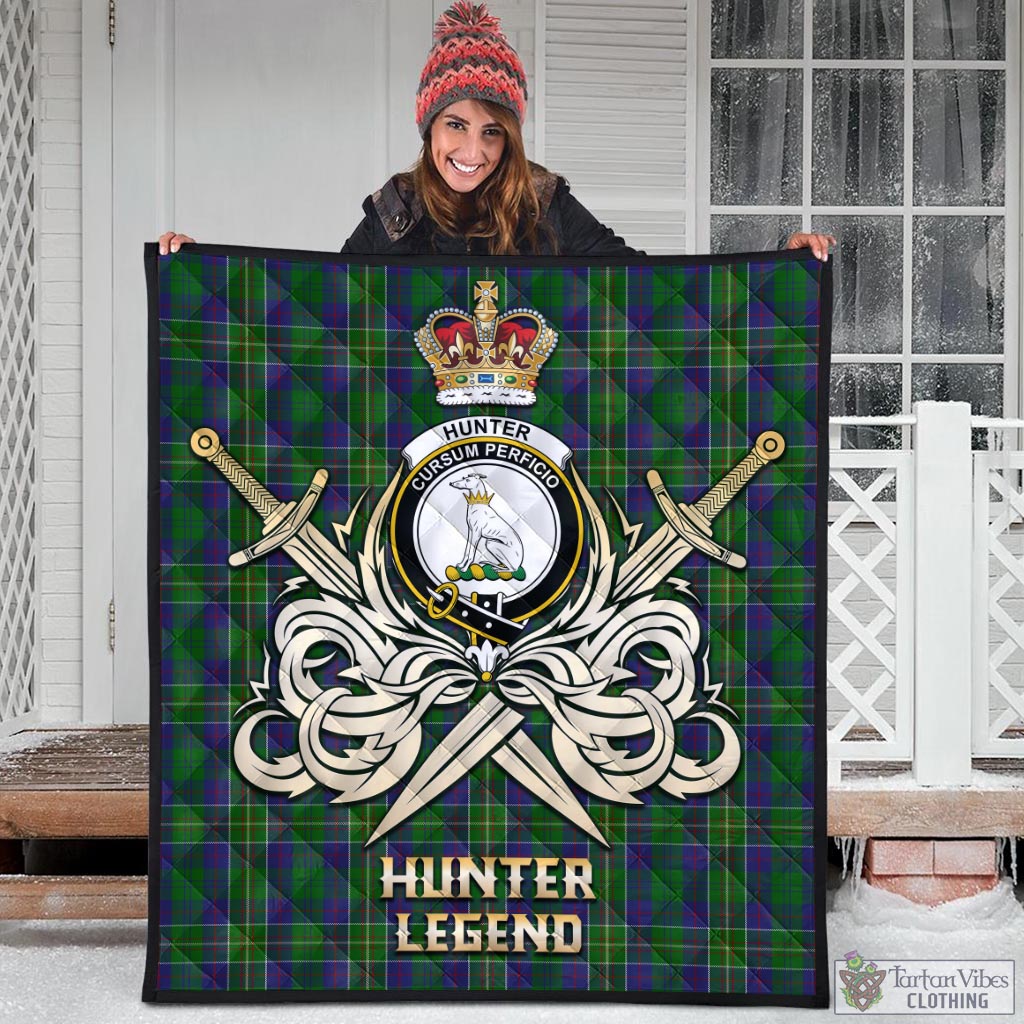 Tartan Vibes Clothing Hunter of Hunterston Tartan Quilt with Clan Crest and the Golden Sword of Courageous Legacy