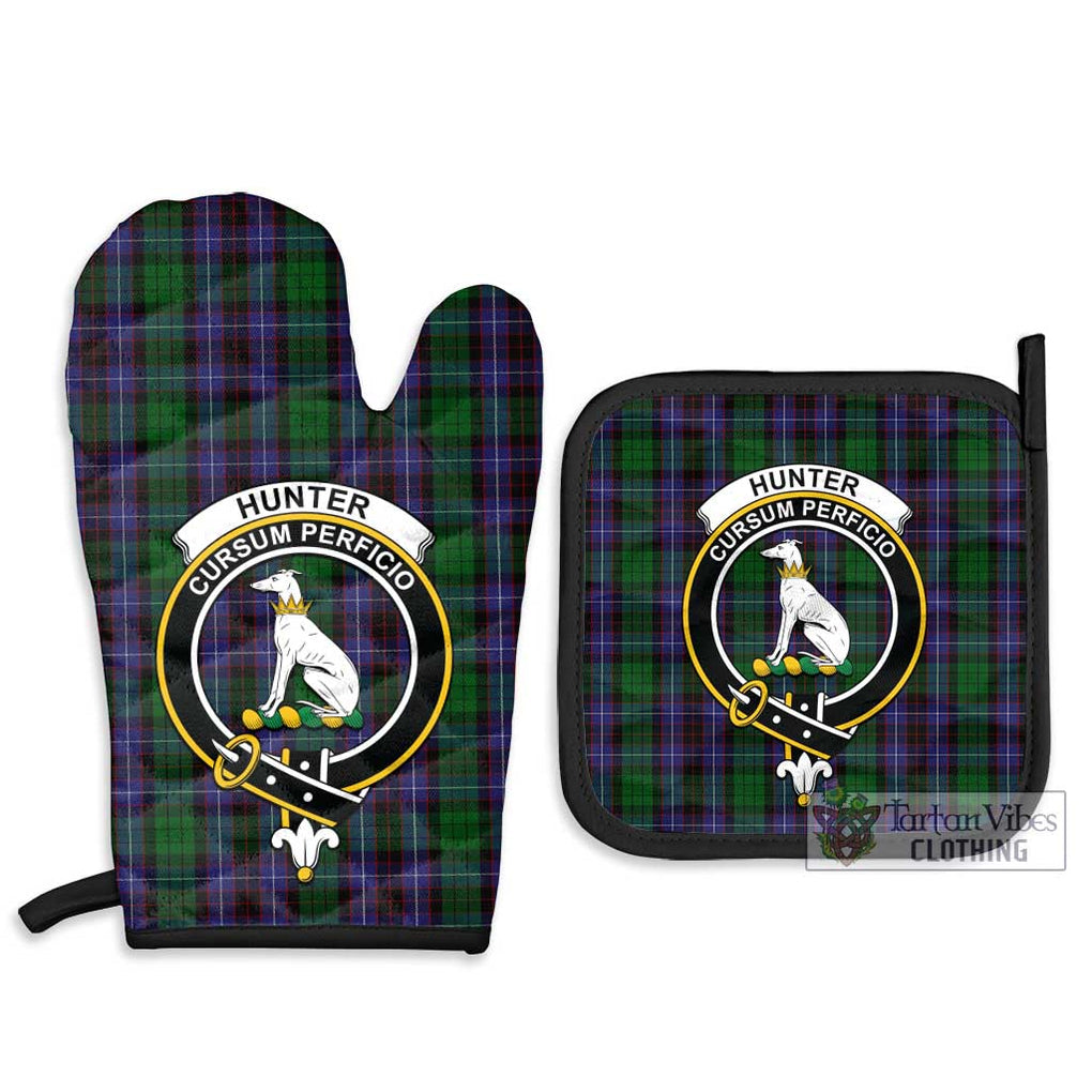 Hunter of Peebleshire Tartan Combo Oven Mitt & Pot-Holder with Family Crest Combo 1 Oven Mitt & 2 Pot-Holder Black - Tartan Vibes Clothing