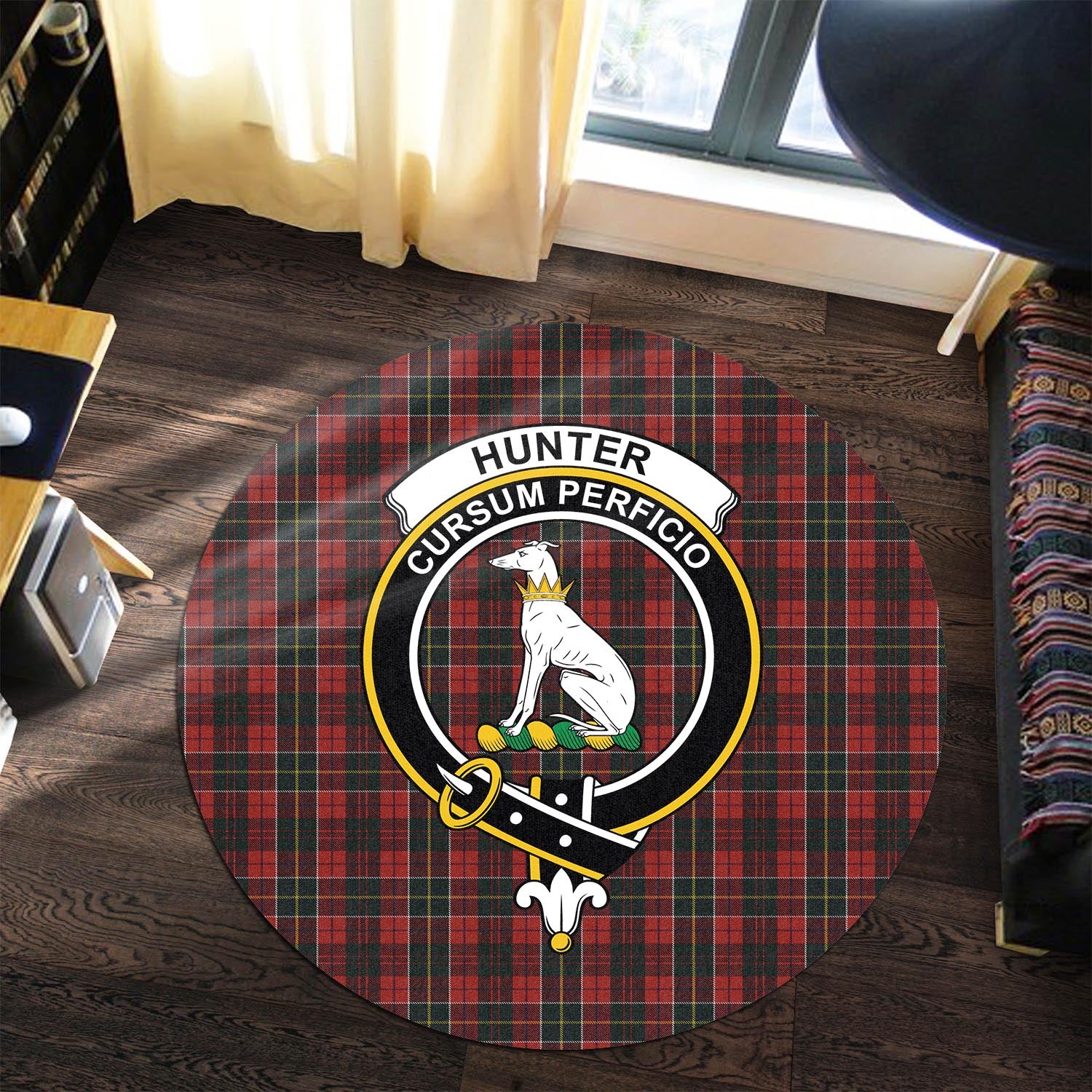 hunter-usa-tartan-round-rug-with-family-crest