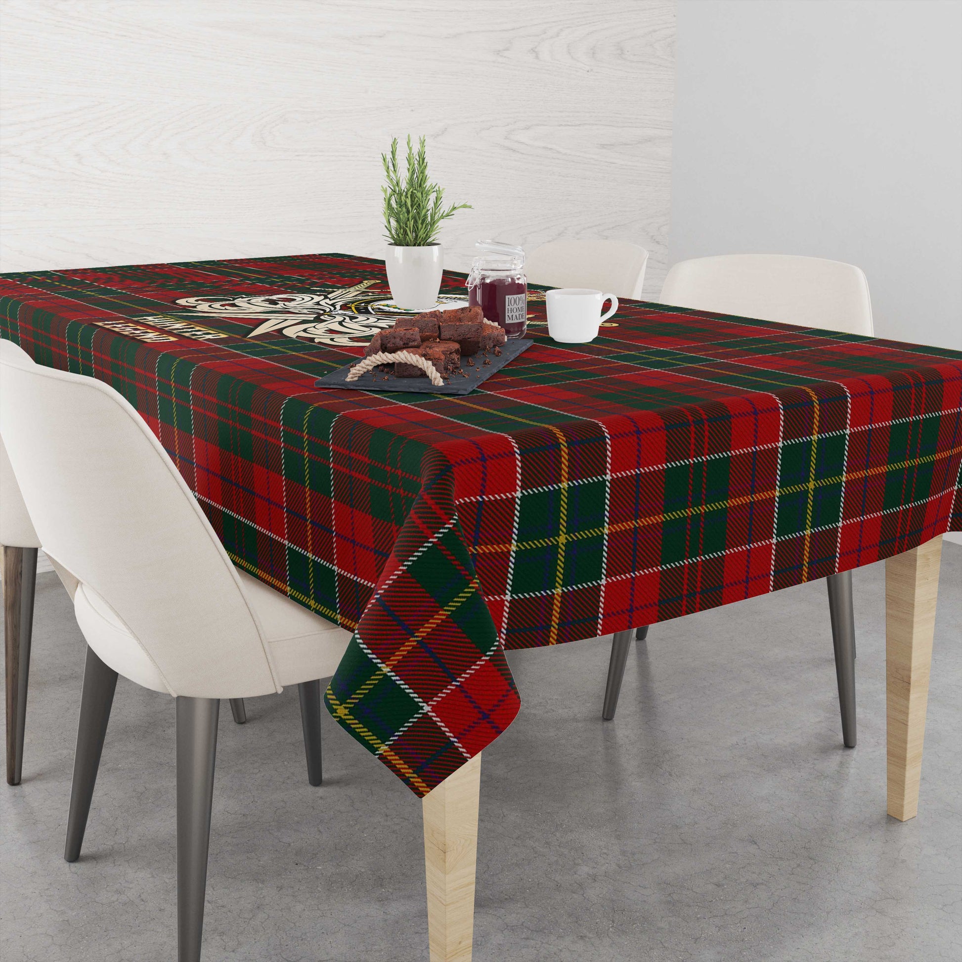 Tartan Vibes Clothing Hunter USA Tartan Tablecloth with Clan Crest and the Golden Sword of Courageous Legacy