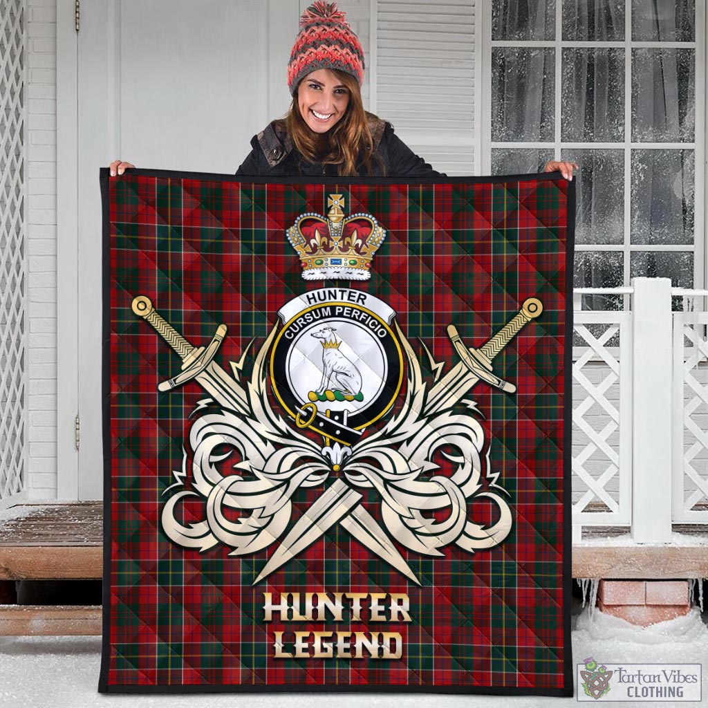 Tartan Vibes Clothing Hunter USA Tartan Quilt with Clan Crest and the Golden Sword of Courageous Legacy