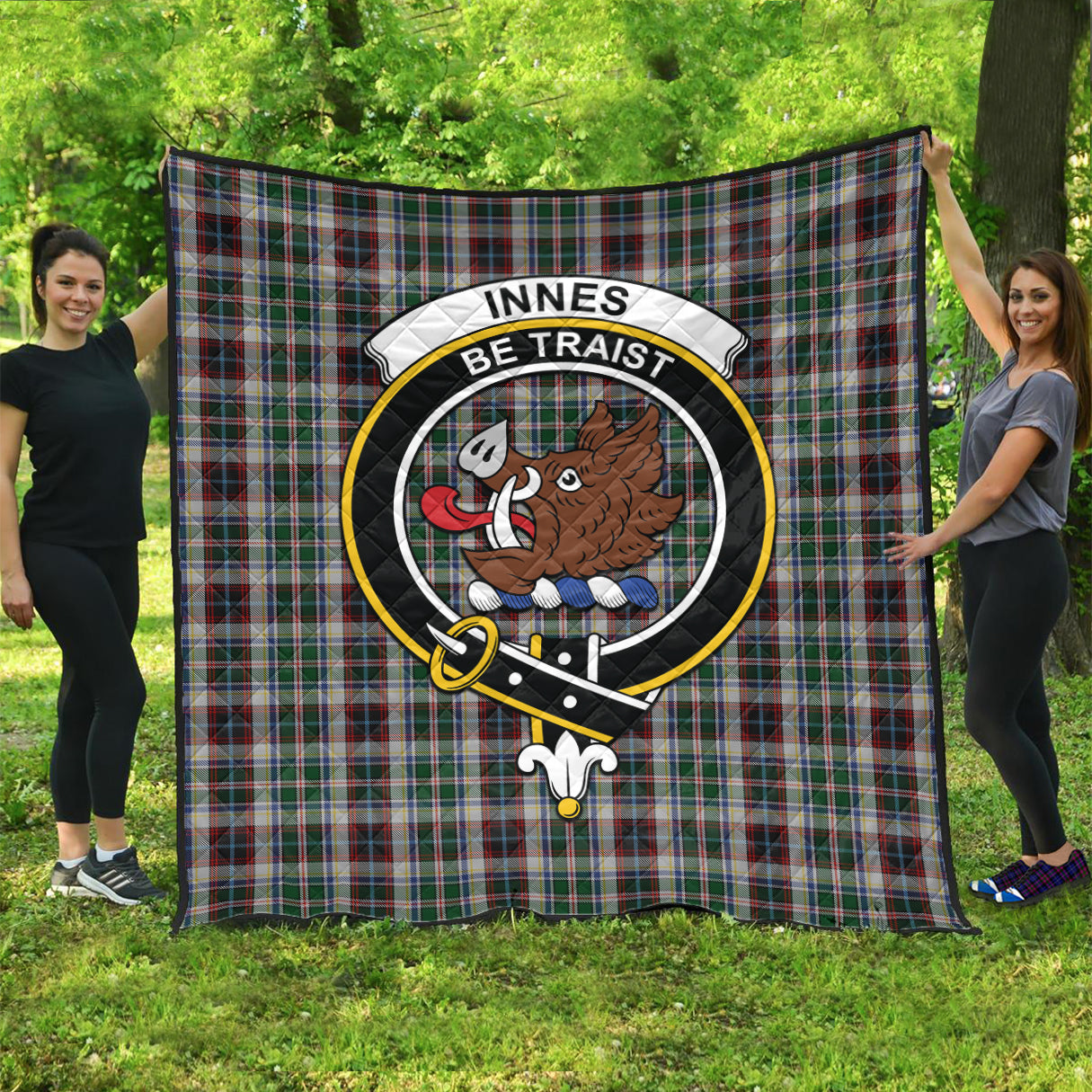 innes-dress-tartan-quilt-with-family-crest