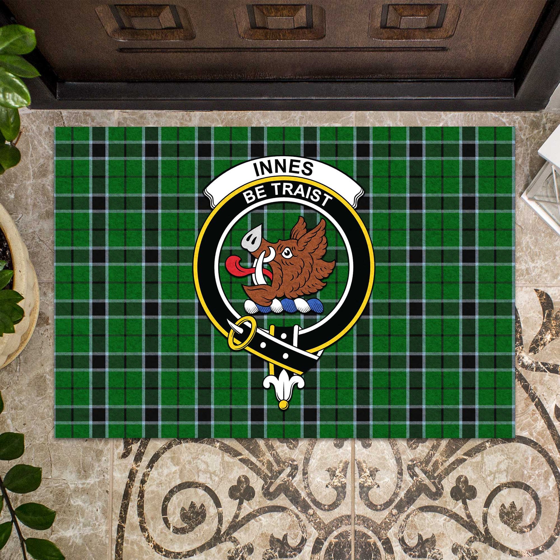 Innes Hunting Tartan Door Mat with Family Crest - Tartanvibesclothing