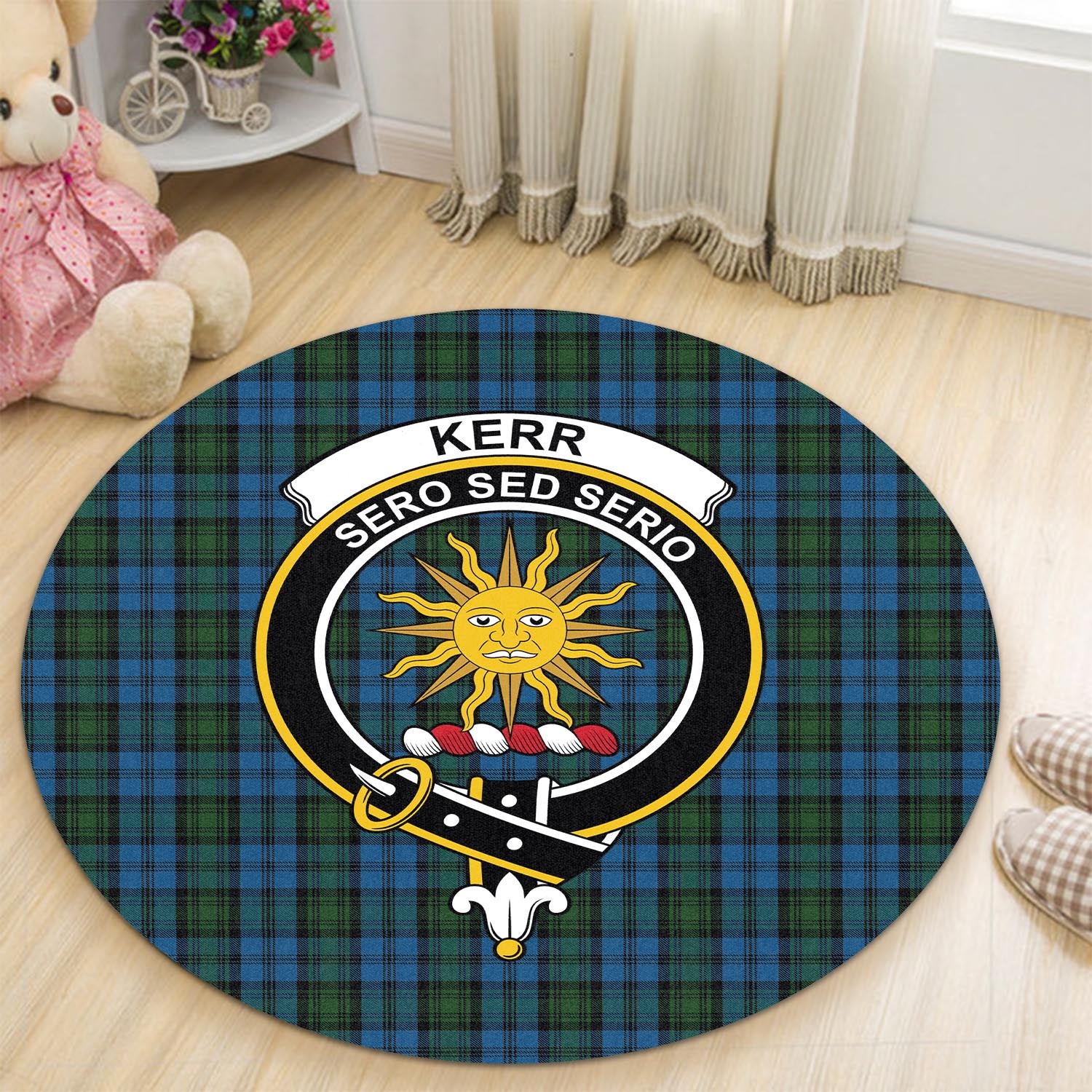 kerr-hunting-tartan-round-rug-with-family-crest