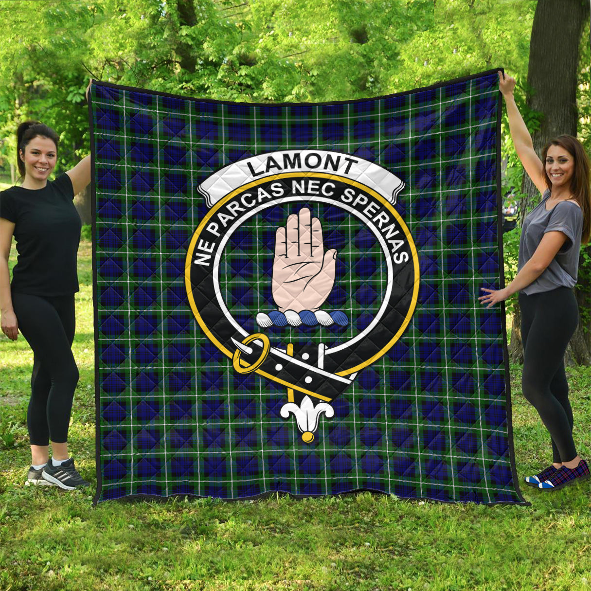 lamont-modern-tartan-quilt-with-family-crest