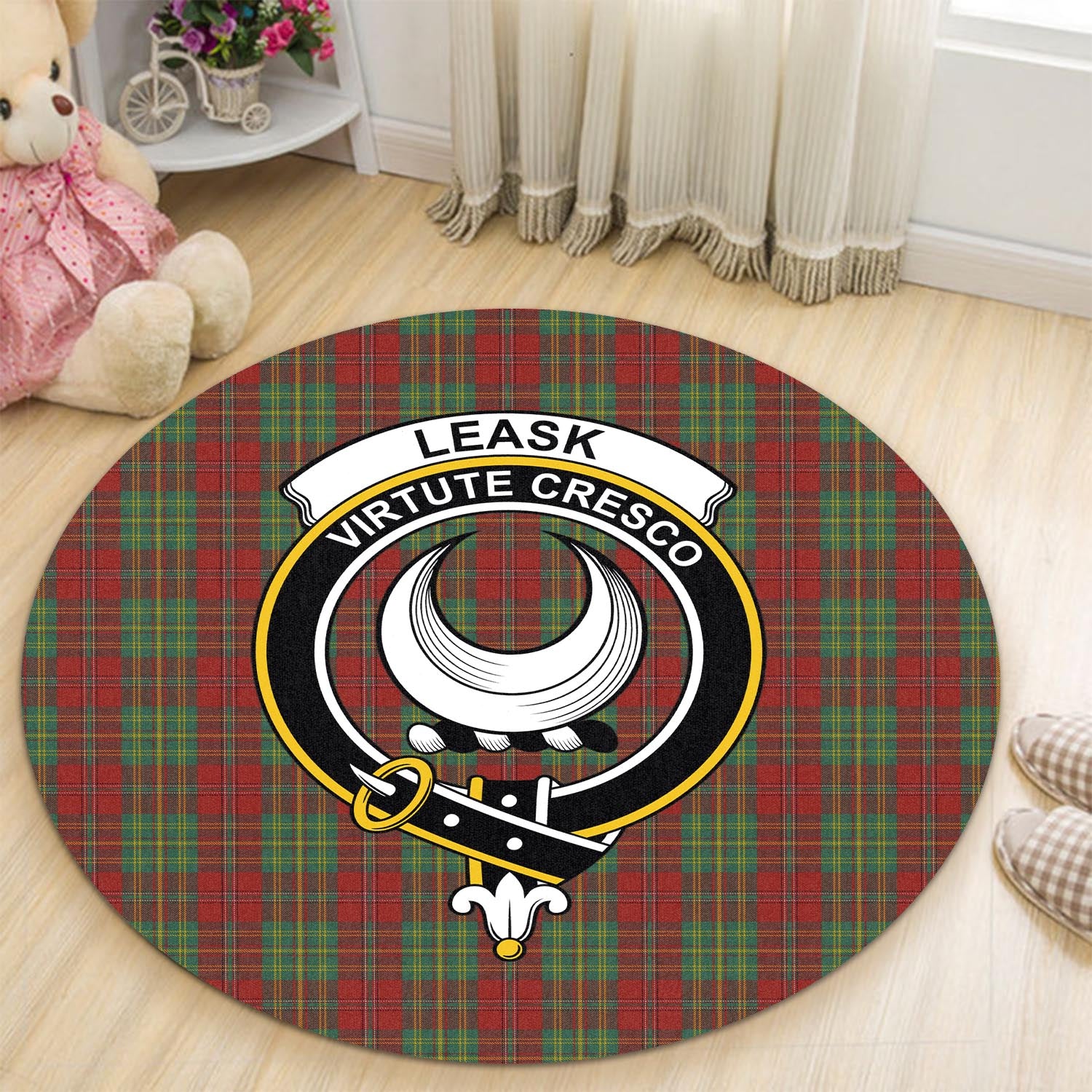 leask-tartan-round-rug-with-family-crest