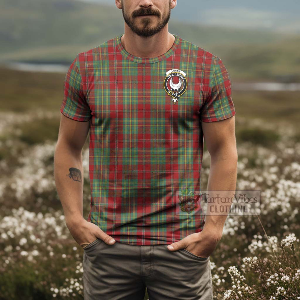 Tartan Vibes Clothing Leask Tartan T-Shirt with Family Crest and Bearded Skull Holding Bottles of Whiskey