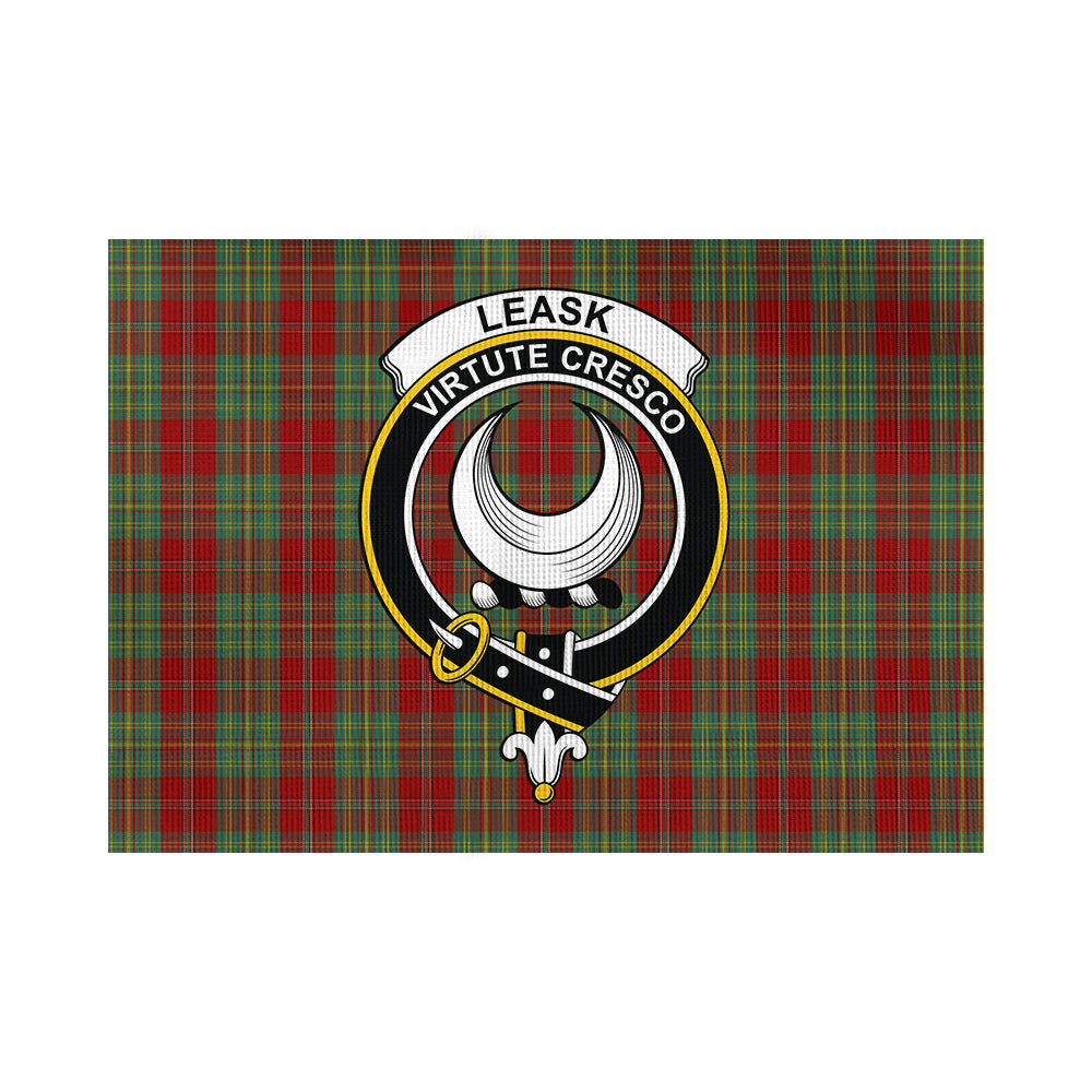 leask-tartan-flag-with-family-crest