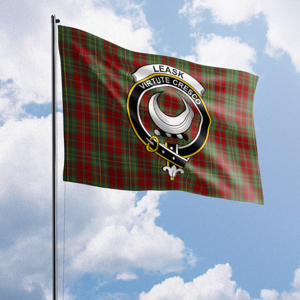 leask-tartan-flag-with-family-crest