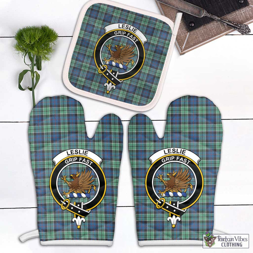 Leslie Hunting Ancient Tartan Combo Oven Mitt & Pot-Holder with Family Crest Combo 1 Oven Mitt & 1 Pot-Holder White - Tartan Vibes Clothing