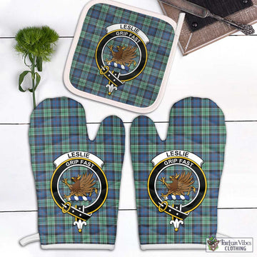 Leslie Hunting Ancient Tartan Combo Oven Mitt & Pot-Holder with Family Crest