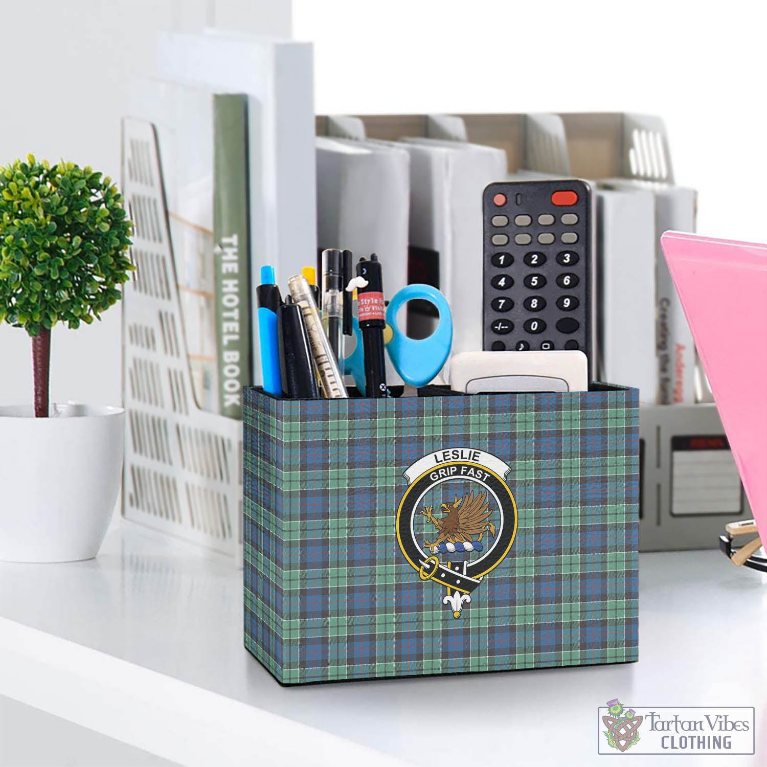 Tartan Vibes Clothing Leslie Hunting Ancient Tartan Pen Holder with Family Crest