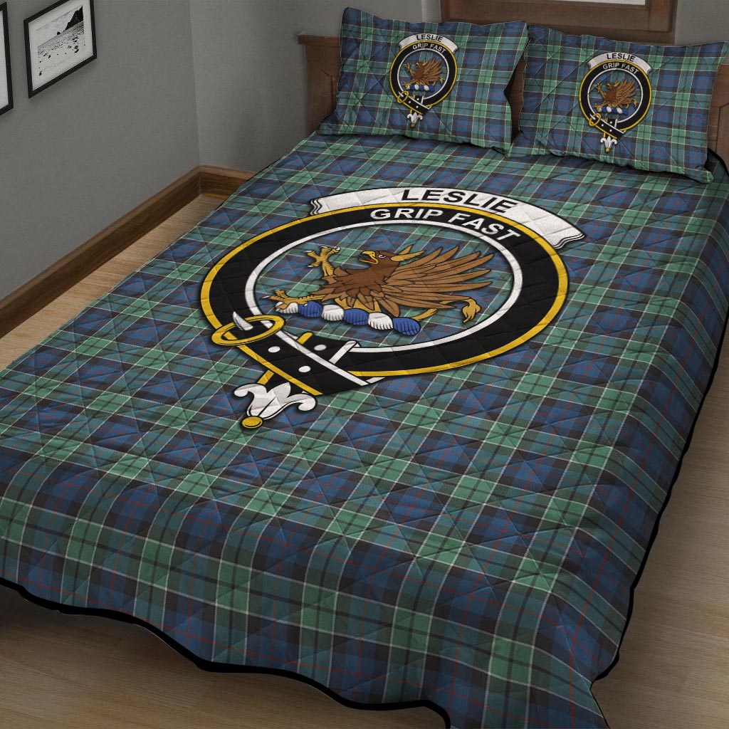 Leslie Hunting Ancient Tartan Quilt Bed Set with Family Crest - Tartan Vibes Clothing