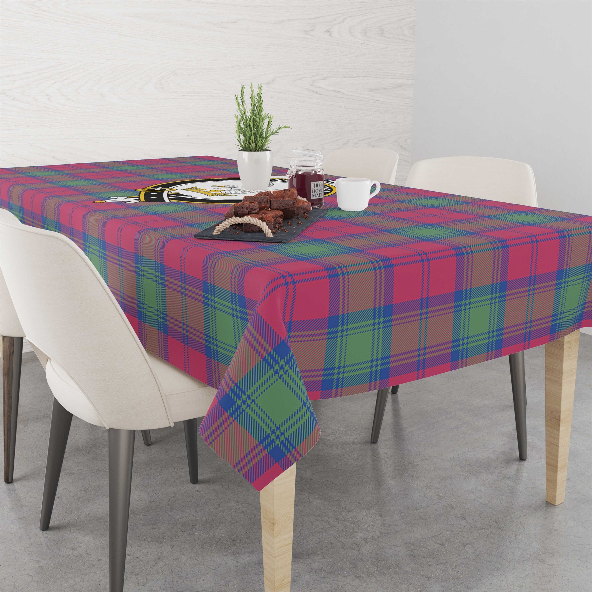 lindsay-ancient-tatan-tablecloth-with-family-crest