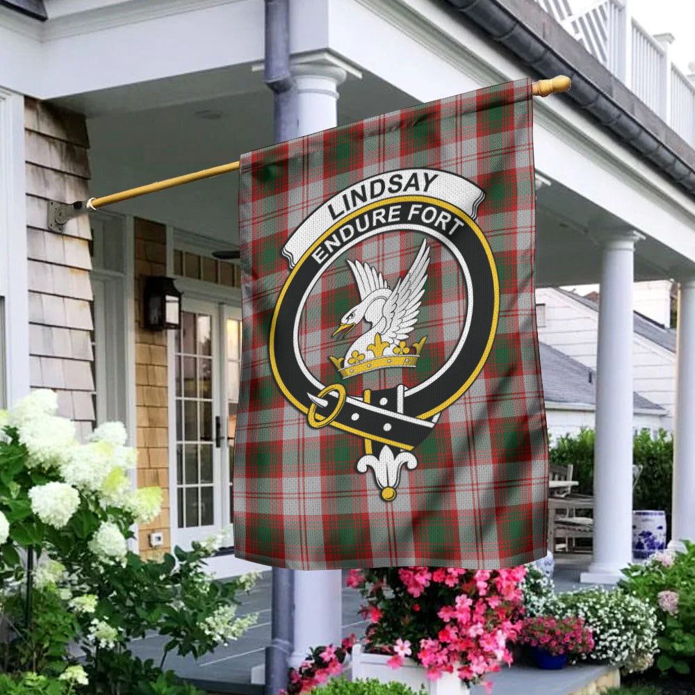 lindsay-dress-red-tartan-flag-with-family-crest