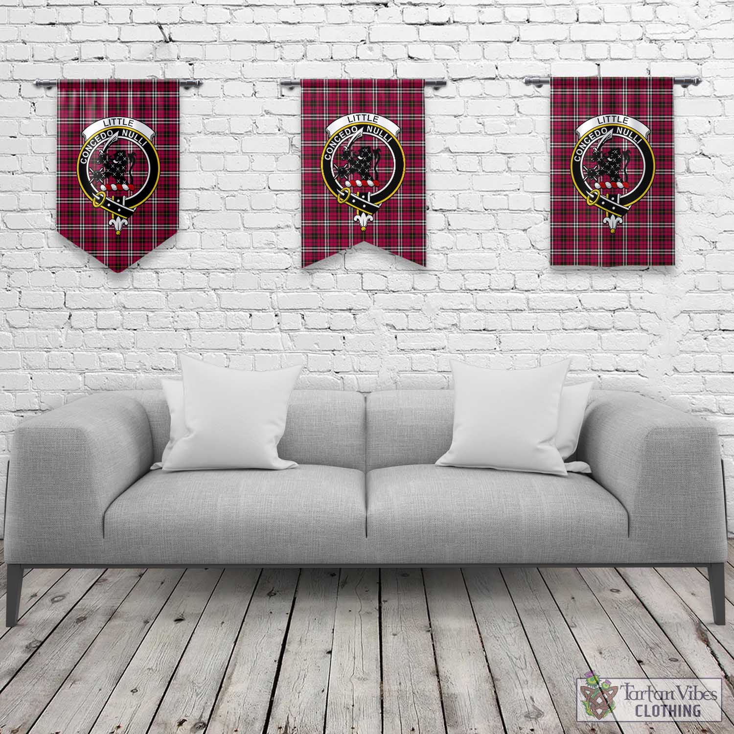 Tartan Vibes Clothing Little Tartan Gonfalon, Tartan Banner with Family Crest