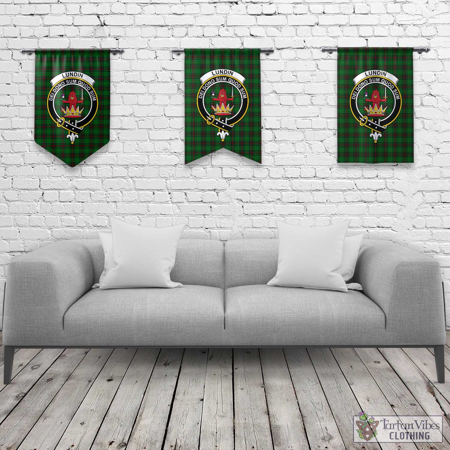 Tartan Vibes Clothing Lundin Tartan Gonfalon, Tartan Banner with Family Crest