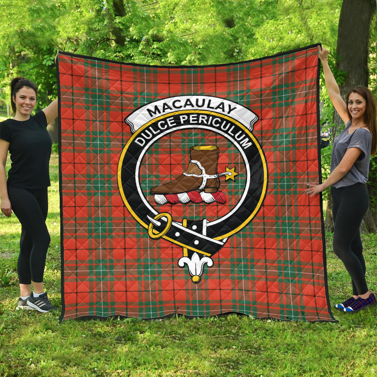 macaulay-ancient-tartan-quilt-with-family-crest